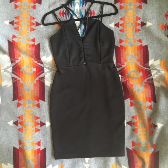 Black mini dress - Picture 3 of 5